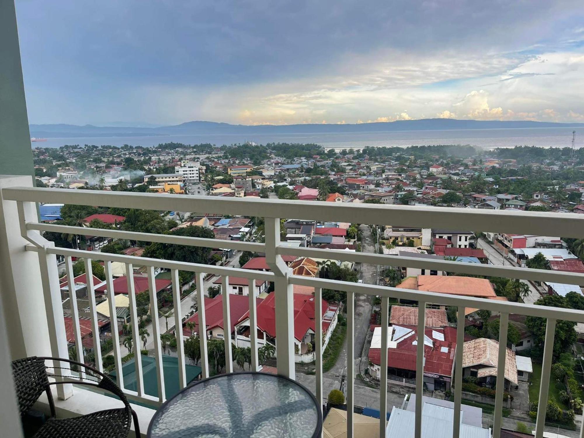 Verdon Parc Davao City With Balcony By Darpm 외부 사진