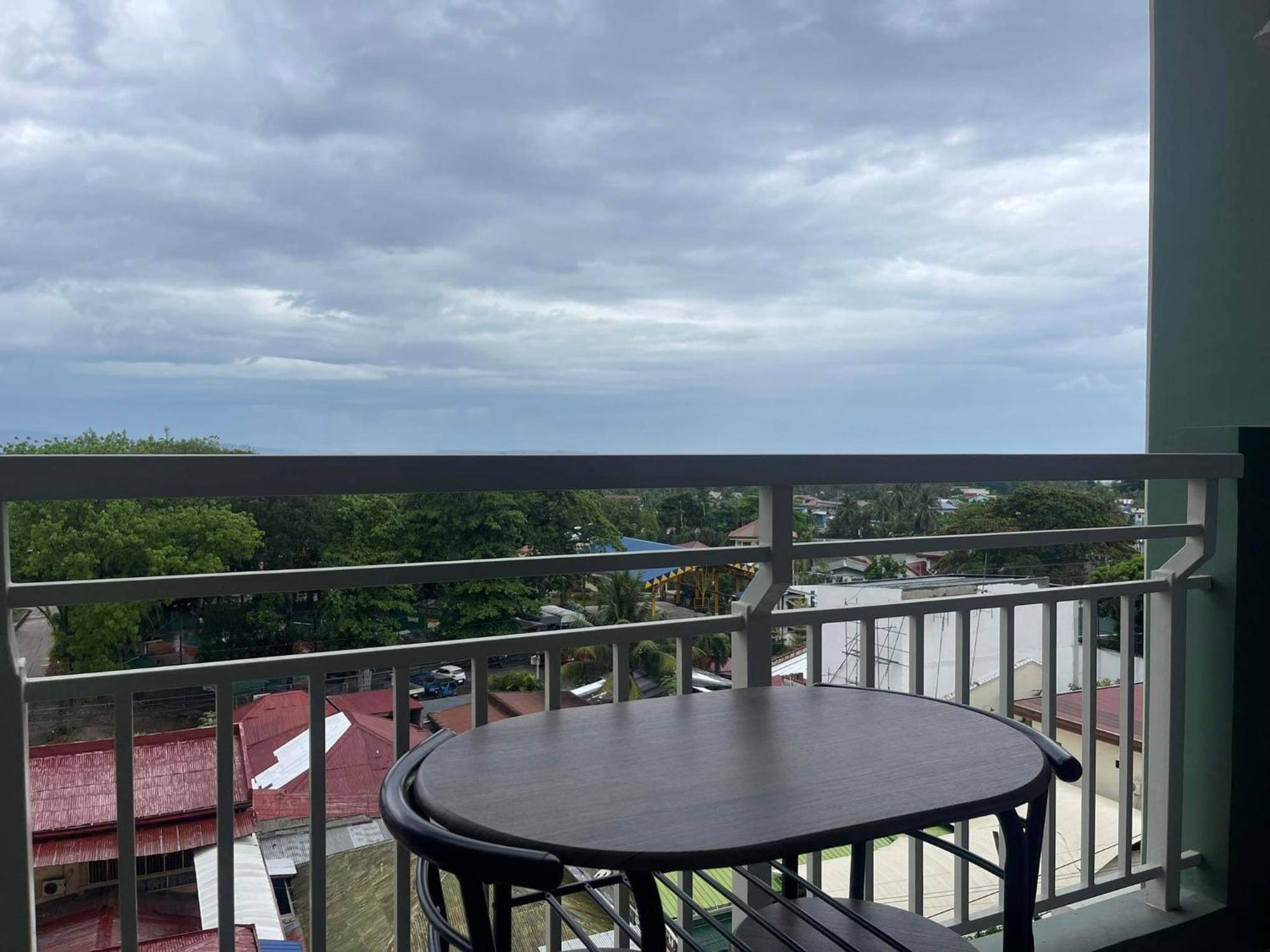 Verdon Parc Davao City With Balcony By Darpm 외부 사진